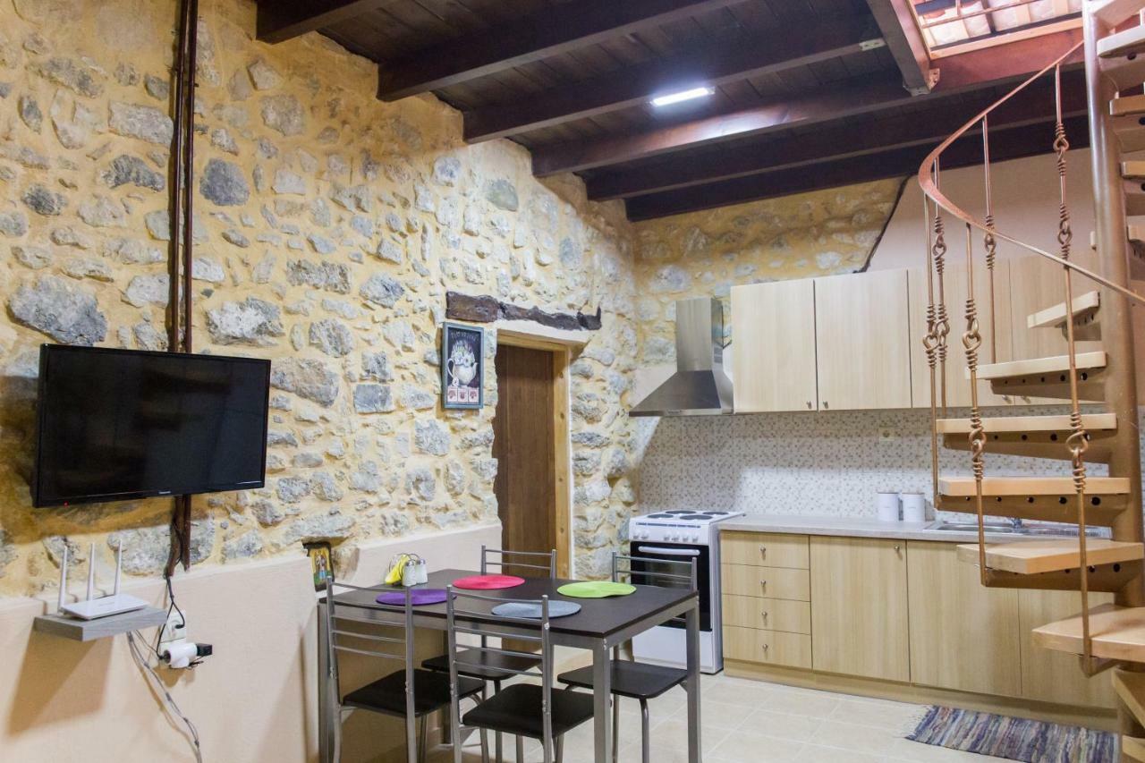 Nivritos Traditional Homes Exterior photo