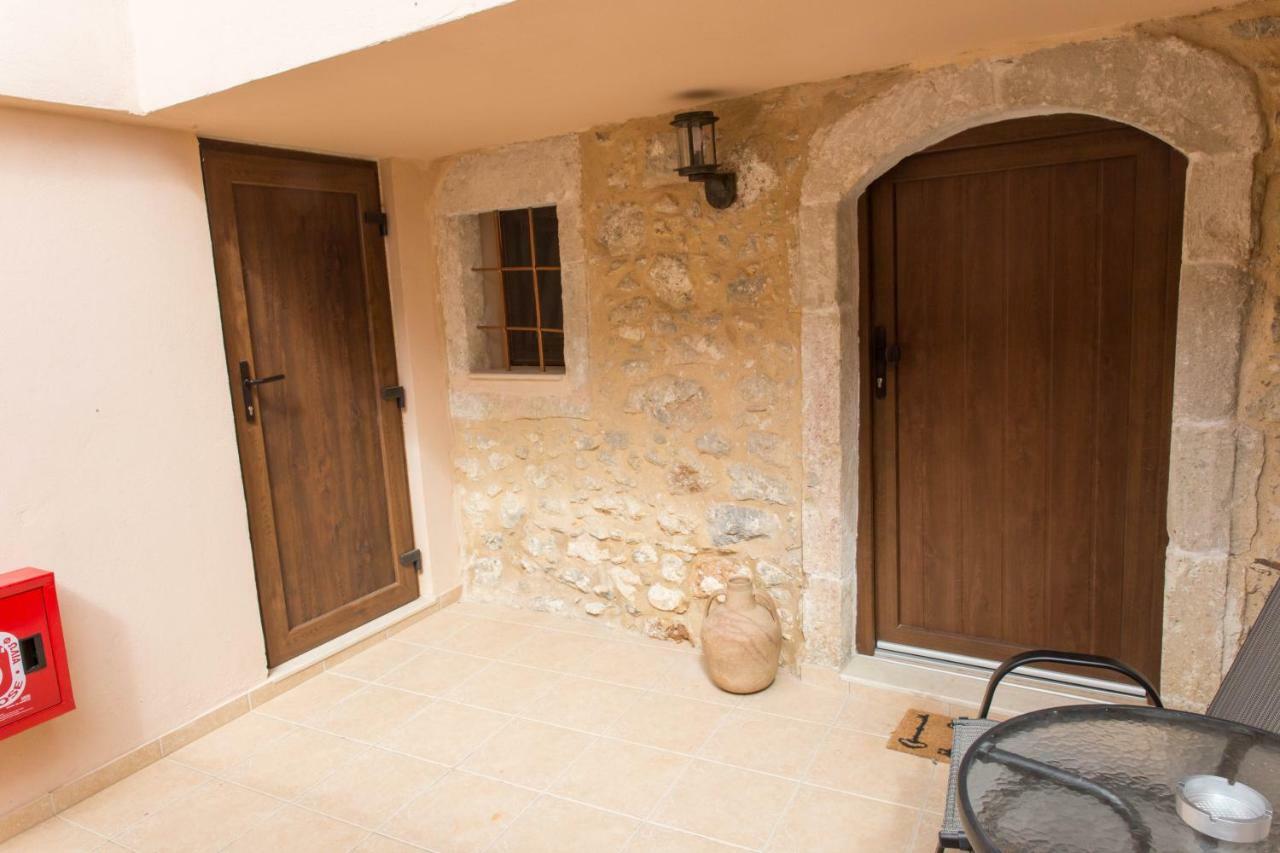 Nivritos Traditional Homes Exterior photo